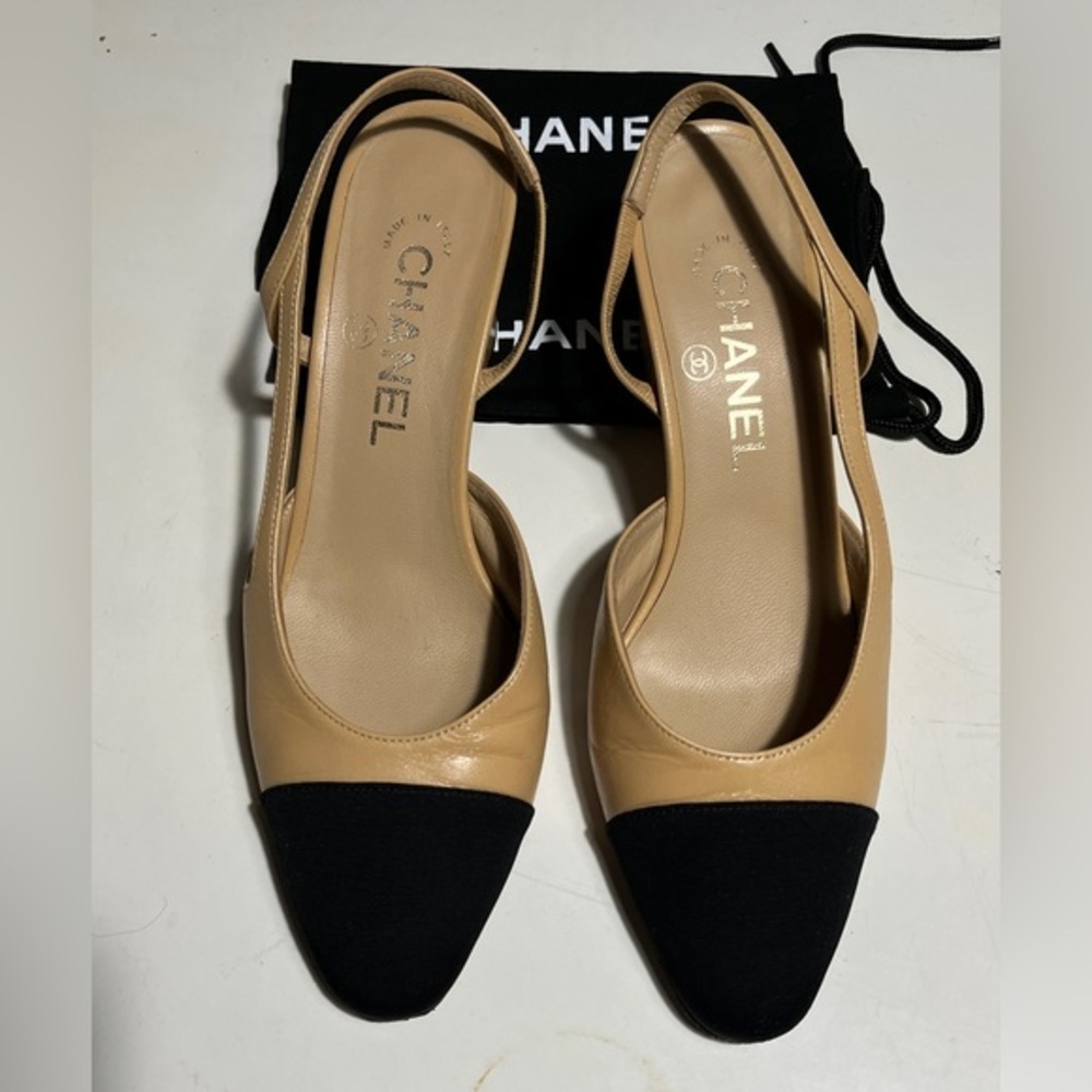 CHANEL Women's Beige and Black Heels